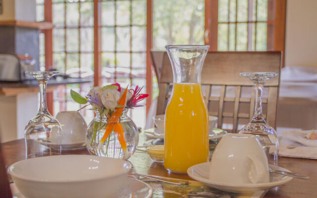 Aan de Oever Guesthouse