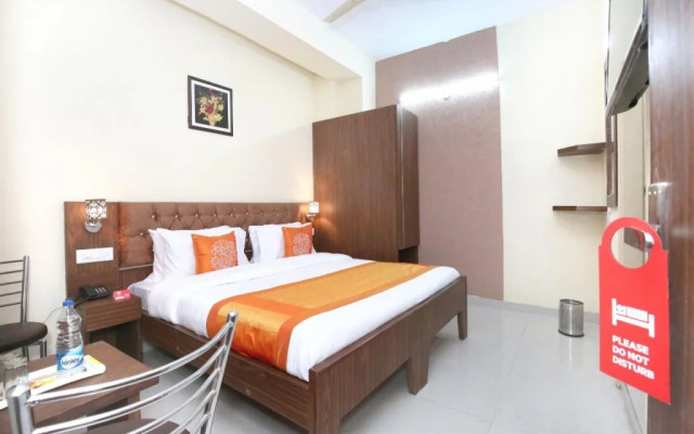 OYO 10891 Hotel Starwood