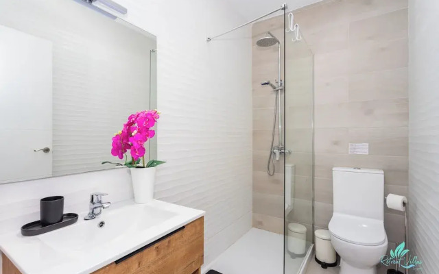 Remarkable 5-bed Villa in Playa Blanca