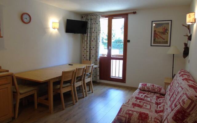 Lou Services Apartment CHAR8 LSI 001