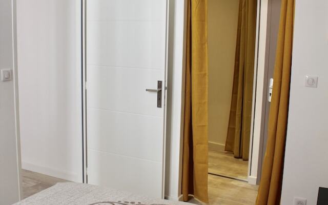 Feel@Home Nemausus « Le 4 »