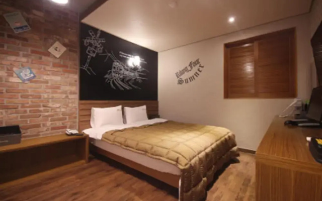 Geoje H Motel