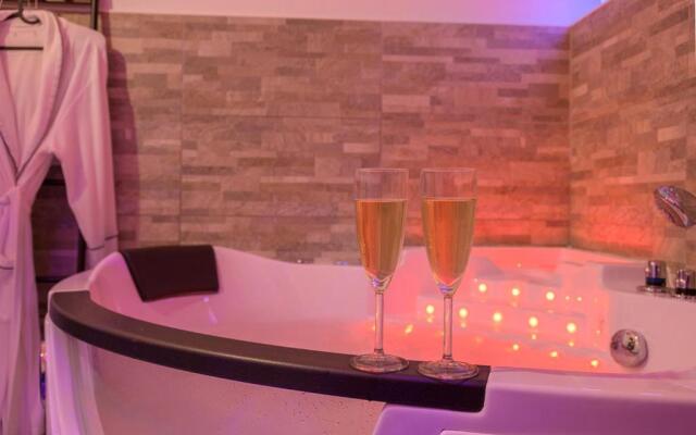 Love Room - Suite romantique avec spa privatif
