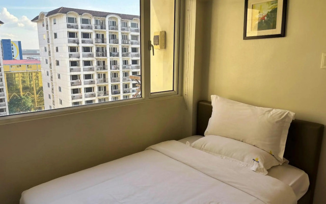 Extremeli Suites Manila powered by Cocotel