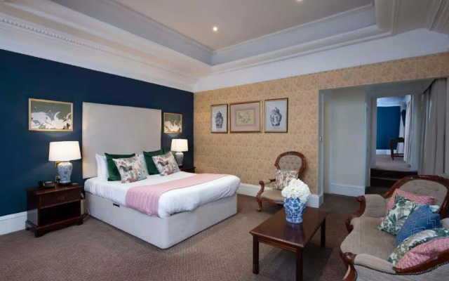 The Royal George Hotel