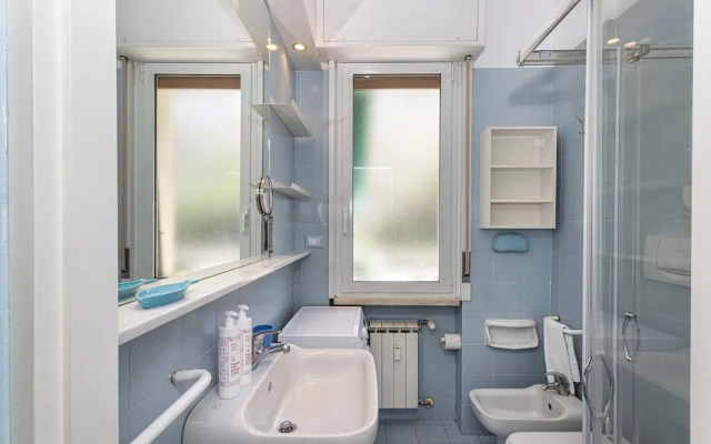 La Poetessa With Pool