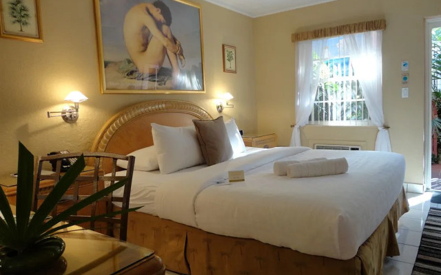 Hotel Lush Royale Resort