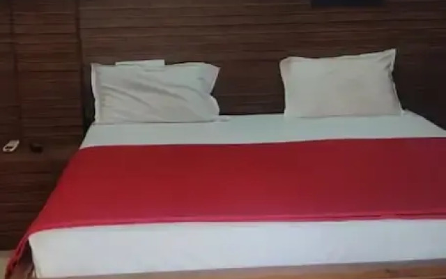 Goroomgo Senorita inn Puri