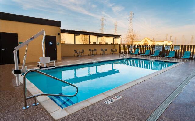 Home2 Suites by Hilton Bakersfield