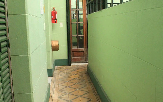 Vi Luz y Entré Hostel