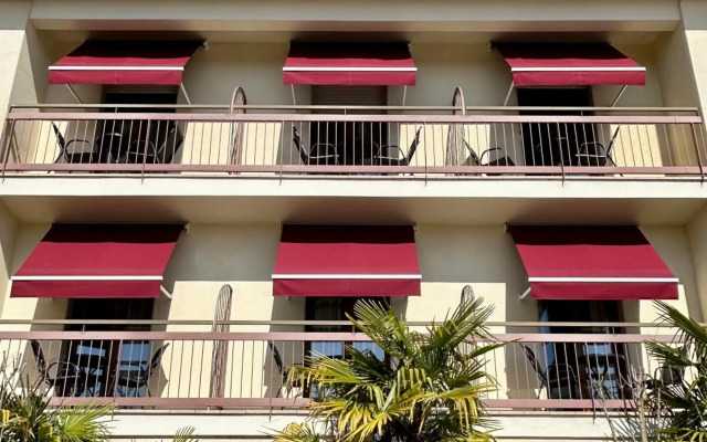 B City Hotel