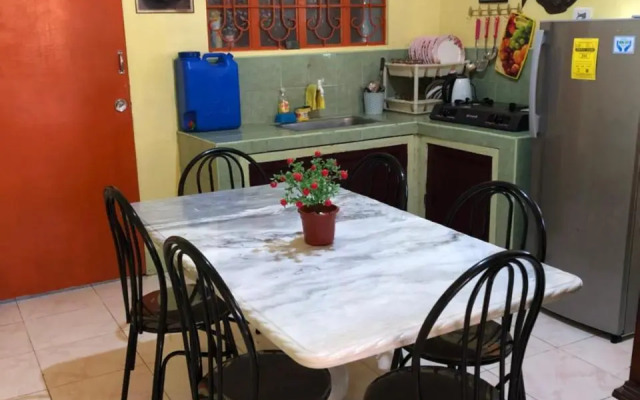 15pax-2minutes to Vigan-Rose and Fer Transient-2 Bedroom House