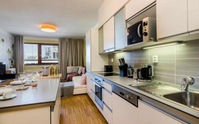 Luxury Center APT Garage Parking by Michal&Friends