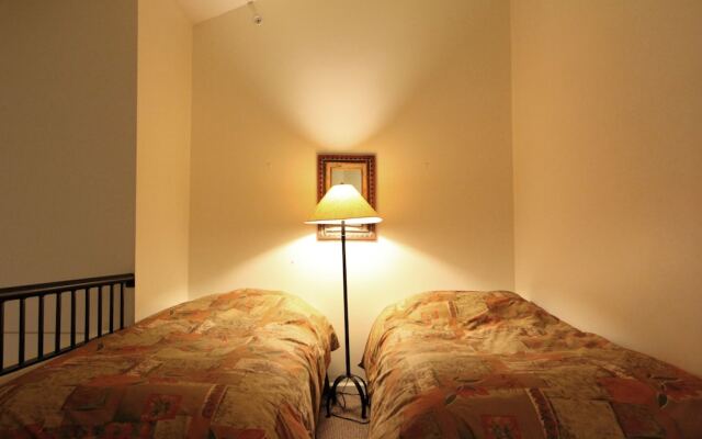 Tyndall Stone by Whistler Retreats