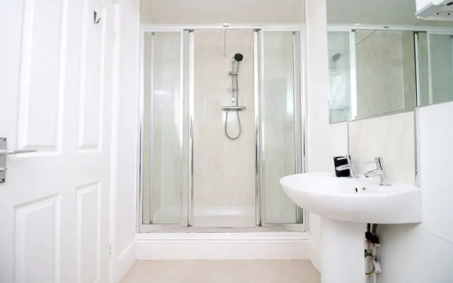 Chic & Spacious 1 Bed Flat in Pontcanna