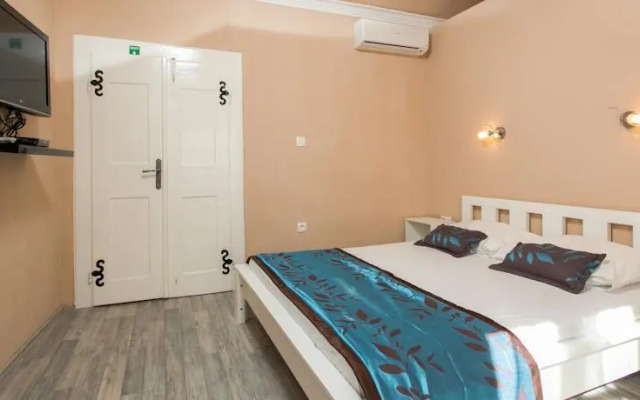 Rooms Nikolina Old Town
