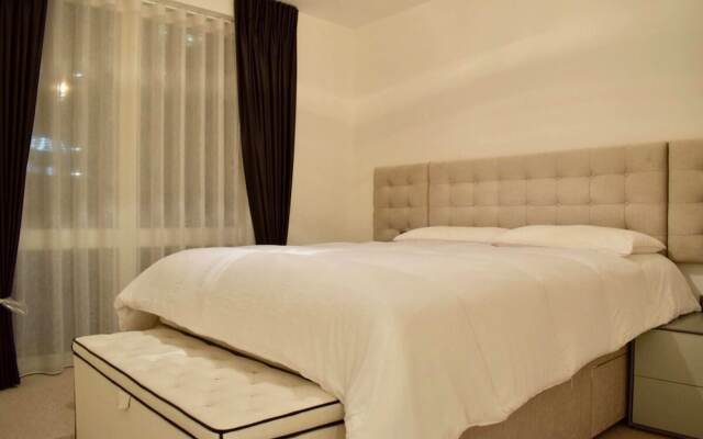 2 Bedroom Flat in Park Royal