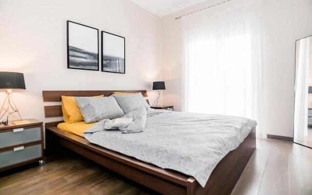 B12 new & modern seafront apartment