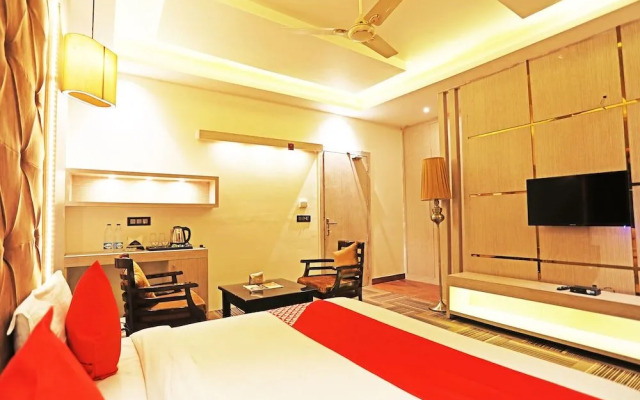 OYO 8902 Hotel Ronald Inn