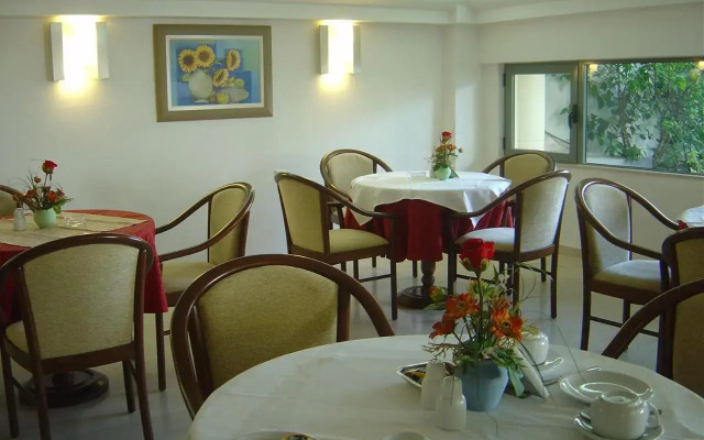 Elysee Hotel
