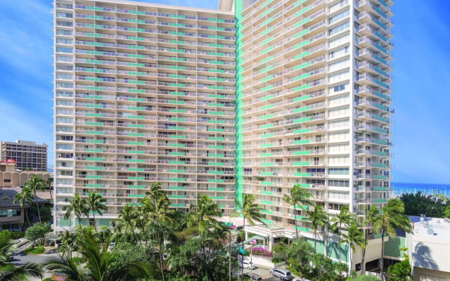 Waikiki Marina Resort at the Ilikai