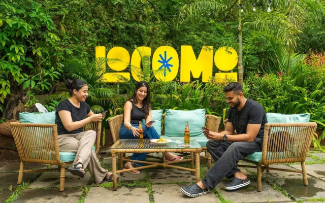 Locomo Boutique, Morjim - Stay Work Eat