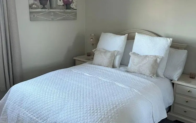 Peak District - 2 Beds - Sleeps 4 - Pet Friendly