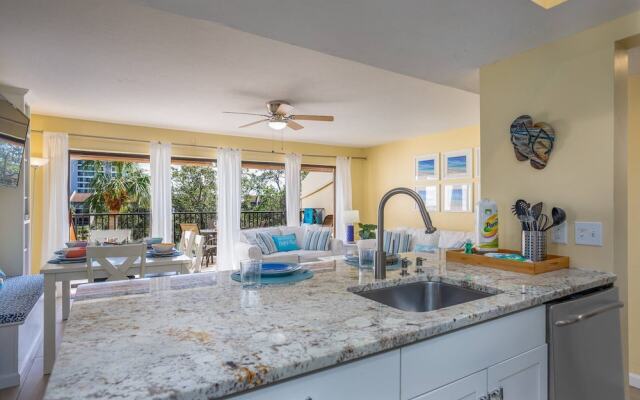 Midnight Cove II Bldg 7: Top Floor With Views