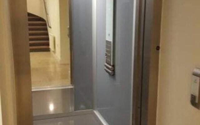 Stylish 1 Bed in West Kensington 7mins To Tube