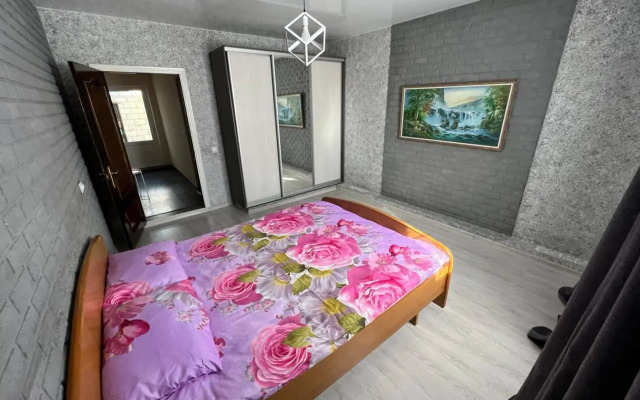 House with swimming pool and sauna