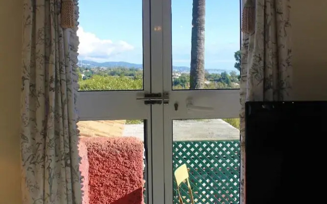 Romantic Puerto Banus Villa, Sea Mountain Views