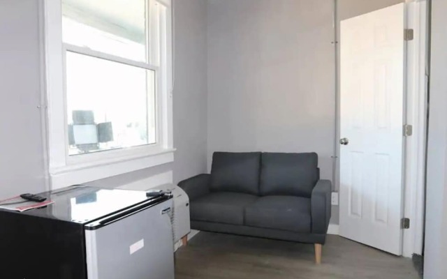 Cute & Friendly 1-BR 10 Mins From Nash