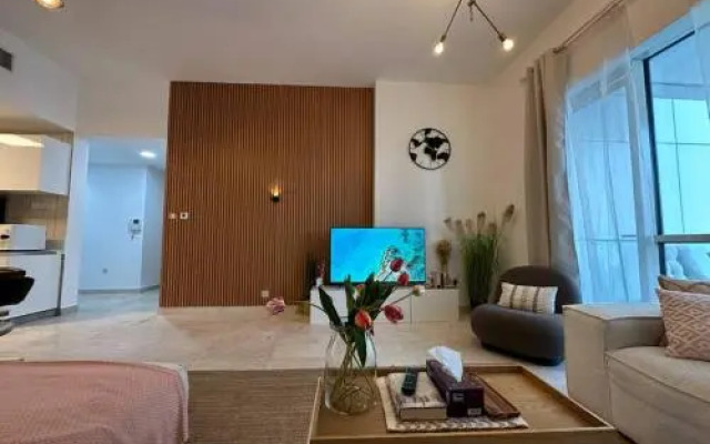 "Lux Bnb 2.5bd Amazing Marina Views"