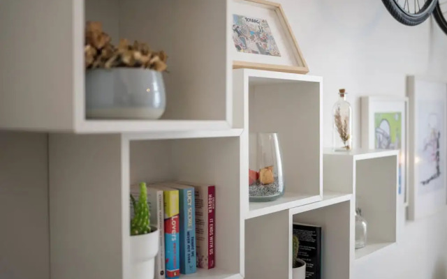 Stylish 3 Bd 3 Bath Duplex In Brussels