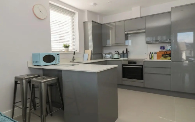 7 Warren Edge Close