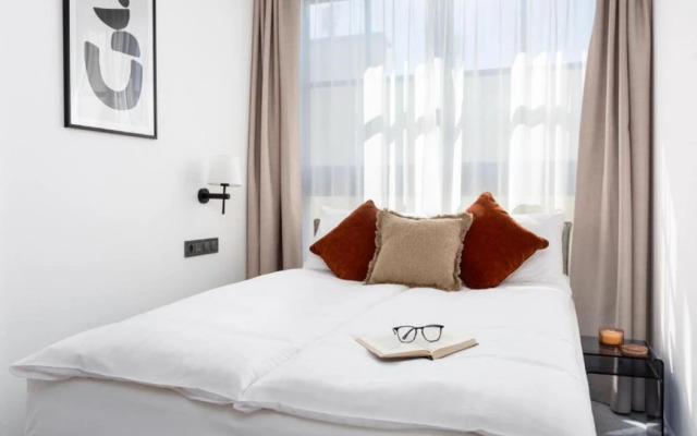 H11 Aparthotel