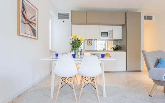 Co-e405-regi74a1 - Your Private Harbour Nearby George Clooney