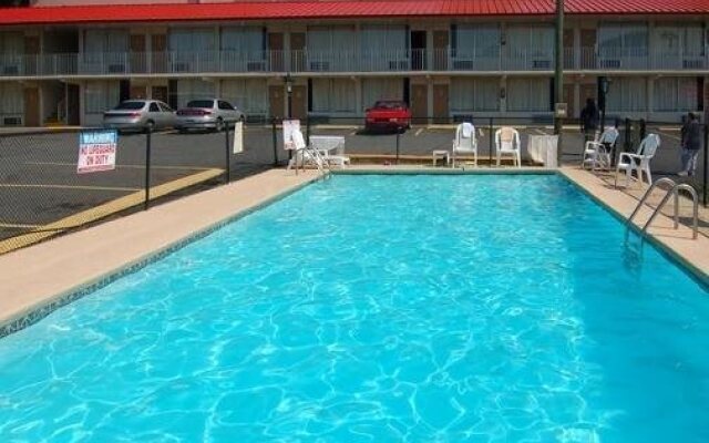 Econo Lodge University Arena