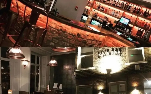Lil's Bar and Bistro