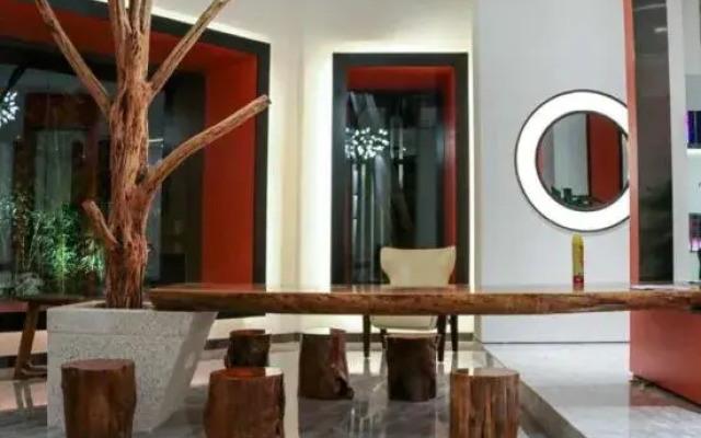 Pushe Hotel