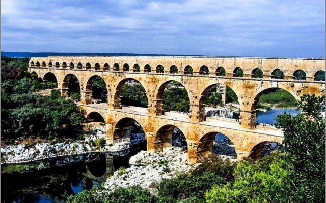 Hotel Restaurant Le Gardon - Pont du Gard