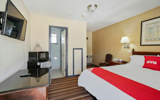 OYO Hotel Luling TX Downtown I-10/US-90