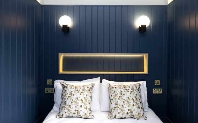 30 Castle Street Aparthotel