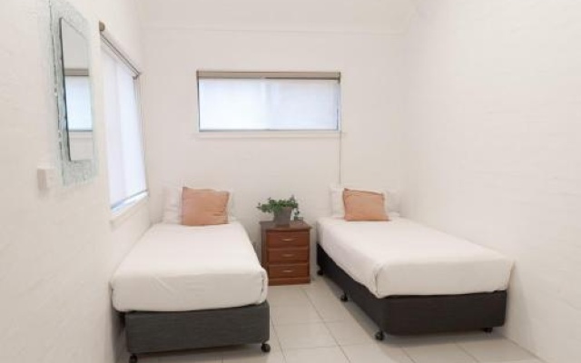 Byron Bay Accom Unit 4 63 Shirley Street, Byron Bay- Mango Tree – Guest Rooms – Byron Bay