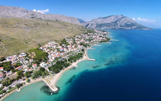 Apartments by the sea Duce, Omis - 946
