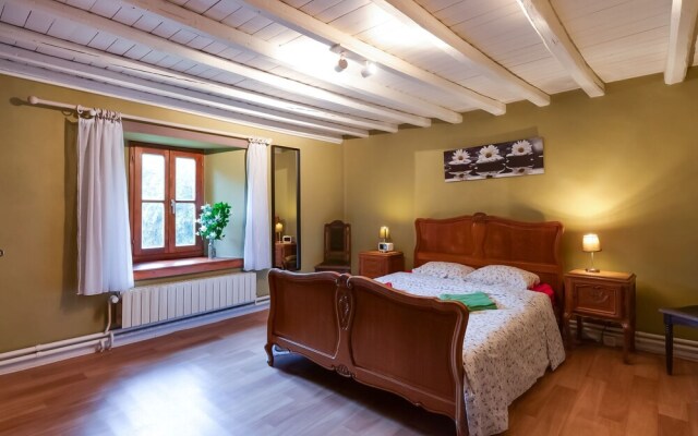 Detached Holiday Home with Sauna & Open Fire near Houffalize