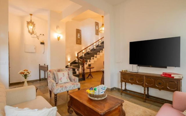 ELIVAAS Amayah Vayu 6 BHK Villa