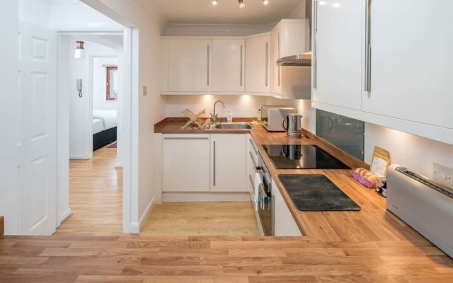 Spacious 2 Bed Sleeps 5 With Parking Nr Chelsea