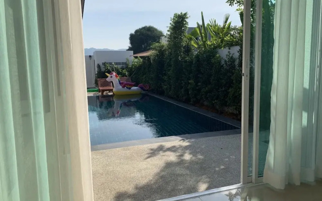 Private Villa with Pool near Laguna