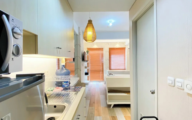 Comfort and Nice Studio Room Patraland Urbano Apartment